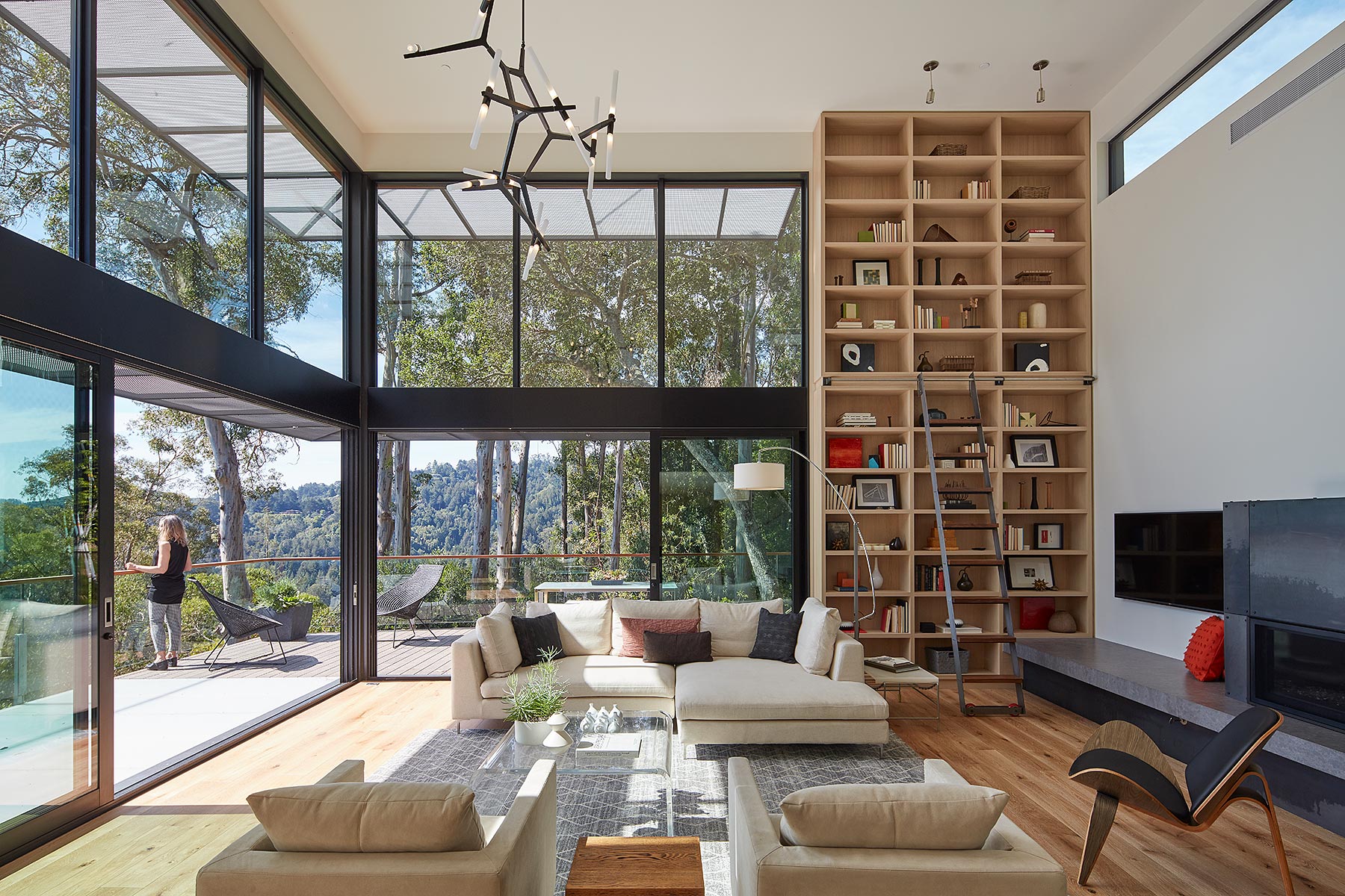 Hillside House - Zack de Vito Architecture + Construction